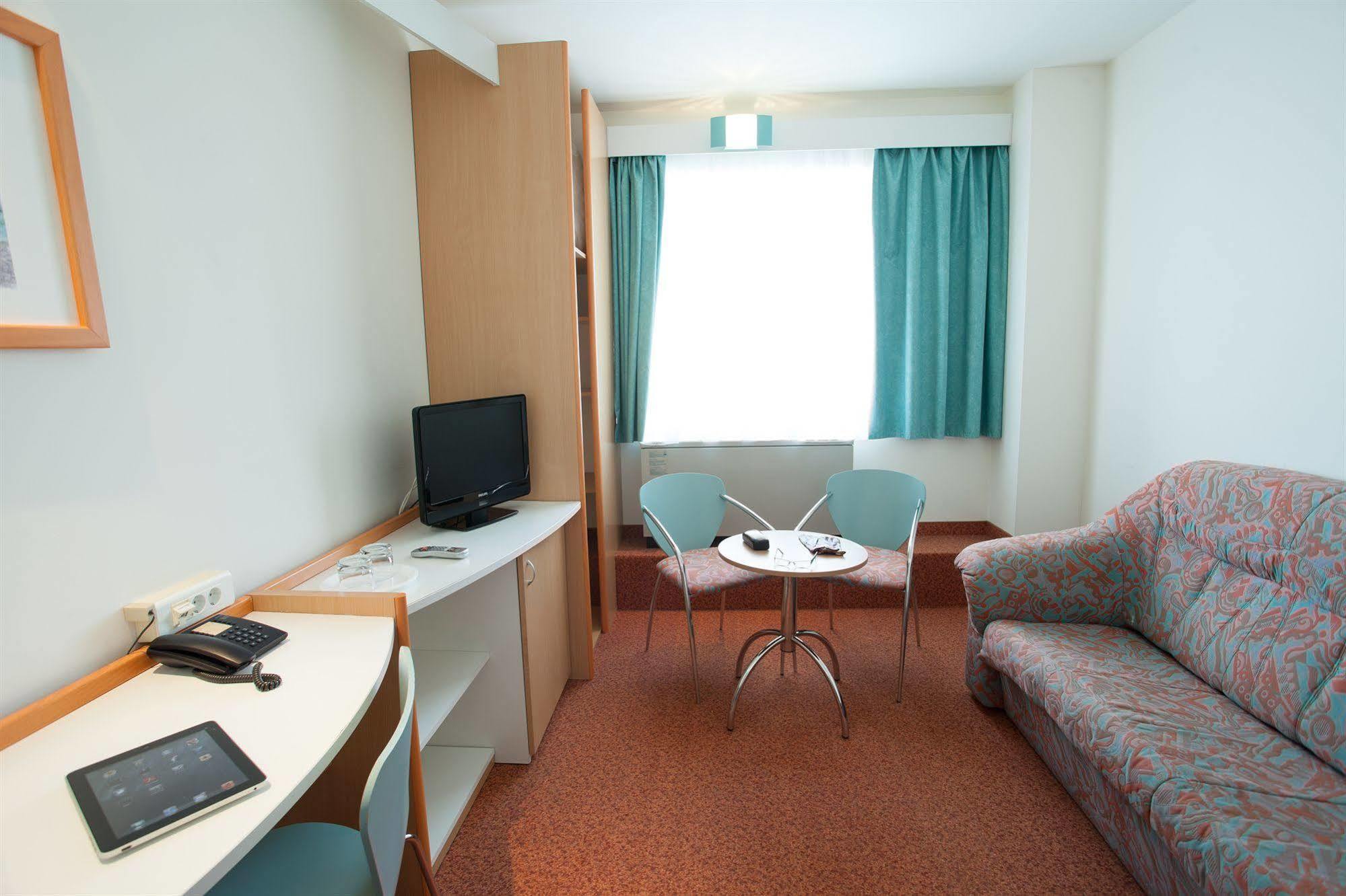 ไอบิส บูคาเรสต์ การ์ เดอ นอร์ Hotel ภายนอก รูปภาพ